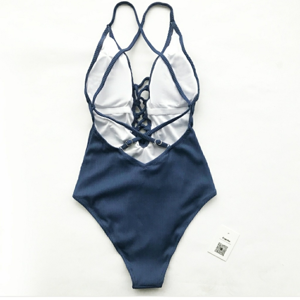 One piece bathing suit - Picture 2 of 2